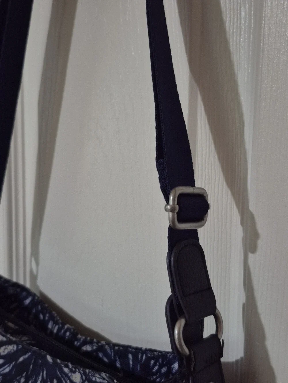 Baggalini Day trip Hobo Crossbody Bag In Navy Blue Floral